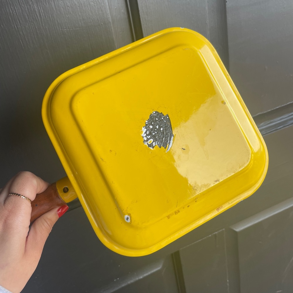 1970s vintage yellow enamel pot - Picture 5 of 5